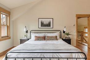 Buffalo by Avantstay Beautifully Designed Cabin w/ Hot Tub