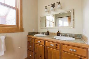 Buffalo by Avantstay Beautifully Designed Cabin w/ Hot Tub