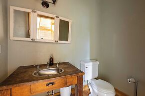 Buffalo by Avantstay Beautifully Designed Cabin w/ Hot Tub