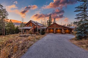 Buffalo by Avantstay Beautifully Designed Cabin w/ Hot Tub