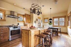 Buffalo by Avantstay Beautifully Designed Cabin w/ Hot Tub