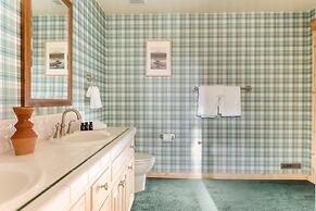 Grizzly by Avantstay Rustic Big Bear Cabin w/ Hot Tub & Pool Table