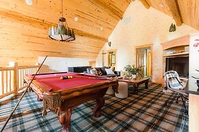 Grizzly by Avantstay Rustic Big Bear Cabin w/ Hot Tub & Pool Table