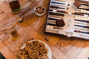 Grizzly by Avantstay Rustic Big Bear Cabin w/ Hot Tub & Pool Table