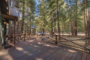 Owl's Peak by Avantstay Private Pine Tree Cabin Mins From The Water