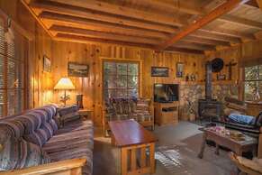 Owl's Peak by Avantstay Private Pine Tree Cabin Mins From The Water