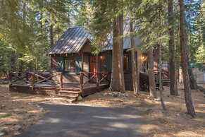 Owl's Peak by Avantstay Private Pine Tree Cabin Mins From The Water