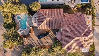 Florence by Avantstay Villa Steps From Beach