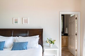 Florence by Avantstay Villa Steps From Beach