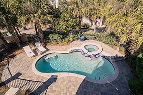 Florence by Avantstay Villa Steps From Beach