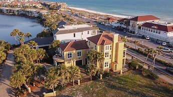 Florence by Avantstay Villa Steps From Beach