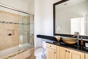 Florence by Avantstay Villa Steps From Beach