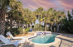 Florence by Avantstay Villa Steps From Beach