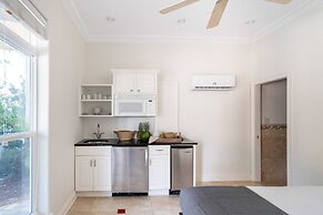 Florence by Avantstay Villa Steps From Beach