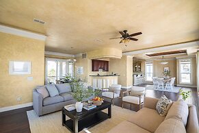 Florence by Avantstay Villa Steps From Beach