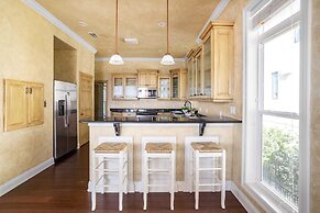 Florence by Avantstay Villa Steps From Beach