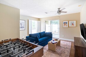 Hourglass by Avantstay Chic Beach Getaway w/ Pool & Two Large Balconie