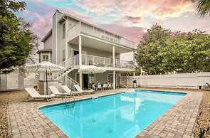 Hourglass by Avantstay Chic Beach Getaway w/ Pool & Two Large Balconie