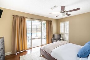 Hourglass by Avantstay Chic Beach Getaway w/ Pool & Two Large Balconie
