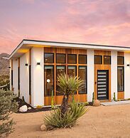 Chicory by Avantstay Modern Desert Retreat w/ Hot Tub
