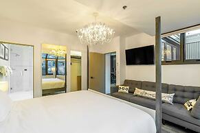 New San Juan 303 by Avantstay Modern Penthouse w/ Deck Overlooking Mai