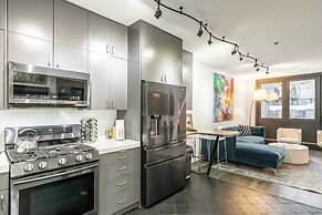 New San Juan 303 by Avantstay Modern Penthouse w/ Deck Overlooking Mai