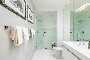 New San Juan 303 by Avantstay Modern Penthouse w/ Deck Overlooking Mai