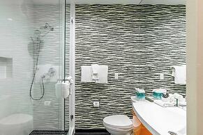 New San Juan 303 by Avantstay Modern Penthouse w/ Deck Overlooking Mai