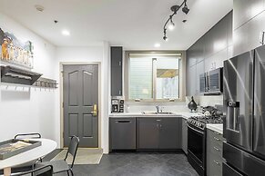 New San Juan 303 by Avantstay Modern Penthouse w/ Deck Overlooking Mai