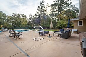Wildflower by Avantstay Gorgeous Wine Country Home w/ Pool, Bocce Ball