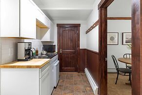 Bighorn by Avantstay Spacious Ski Cabin w/ Sprawling Porch, Views & Ho