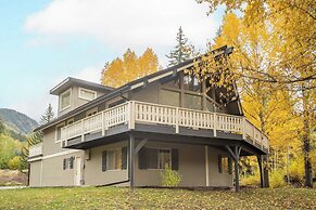 Bighorn by Avantstay Spacious Ski Cabin w/ Sprawling Porch, Views & Ho