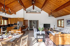 Bighorn by Avantstay Spacious Ski Cabin w/ Sprawling Porch, Views & Ho