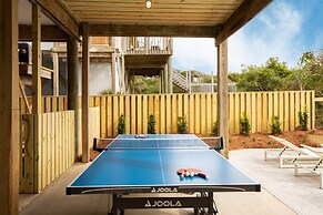 Ocean's Eye by Avantstay Beach Front Home w/ Roof Top, Pool & Putting