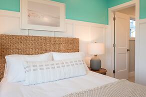 Ocean's Eye by Avantstay Beach Front Home w/ Roof Top, Pool & Putting