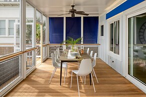 Ocean's Eye by Avantstay Beach Front Home w/ Roof Top, Pool & Putting