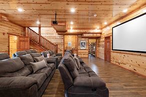 Sugarland by Avantstay Sleeps 28! Home Theatre! Two Hot Tubs! Indoor P
