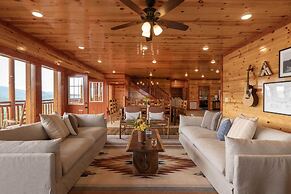 Sugarland by Avantstay Sleeps 28! Home Theatre! Two Hot Tubs! Indoor P