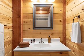 Sugarland by Avantstay Sleeps 28! Home Theatre! Two Hot Tubs! Indoor P