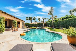 Desert Grove by Avantstay Oasis Retreat w/ Pool & BBQ Grill!
