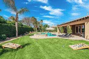Desert Grove by Avantstay Oasis Retreat w/ Pool & BBQ Grill!