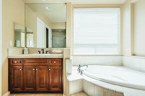 Desert Grove by Avantstay Oasis Retreat w/ Pool & BBQ Grill!