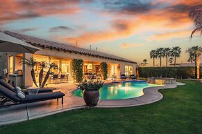 Desert Grove by Avantstay Oasis Retreat w/ Pool & BBQ Grill!