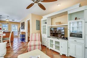 Cottage by the Pool by Avantstay w/ Balcony, BBQ & Shared Pool! Month 