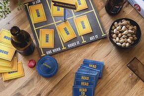 Chesney by Avantstay Contemporary East Nashville Flat w/ Southern Flar