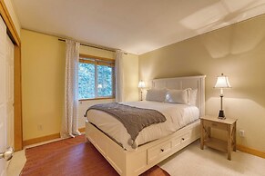 Golden Summit by Avantstay Stunning Secluded Cabin w/ Access to Tahoe 