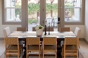 Fiano by Avantstay Centrally Located Haven w/ Stunning Courtyard & Poo