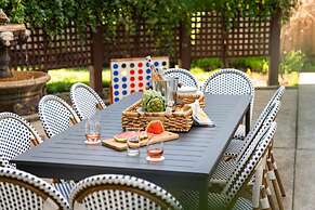 Fiano by Avantstay Centrally Located Haven w/ Stunning Courtyard & Poo