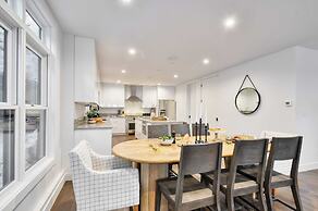 Webster by Avantstay Central Location w/ Hot Tub and Patio