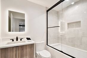 Webster by Avantstay Central Location w/ Hot Tub and Patio